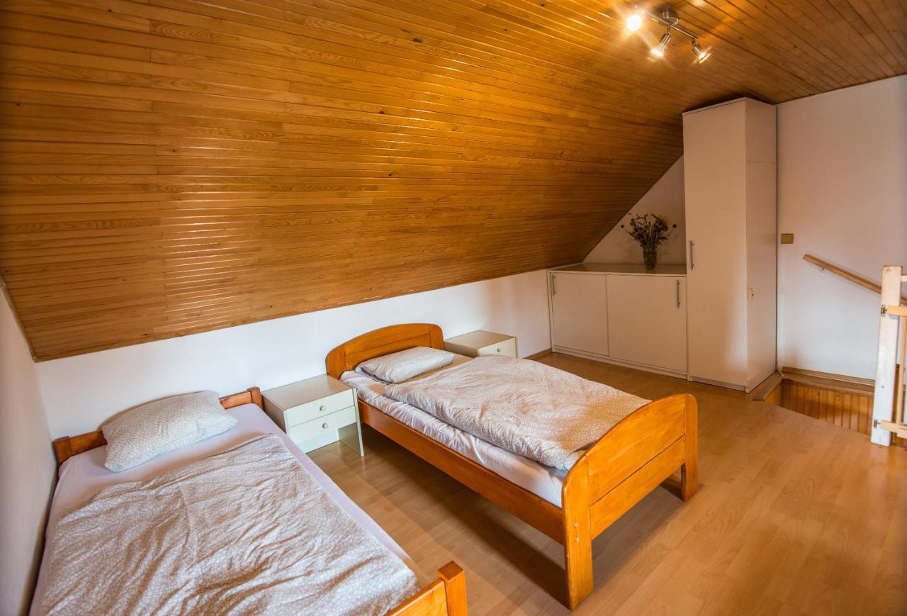 Malovany Dvorecek Dolni Dunajovice Ngoại thất bức ảnh
