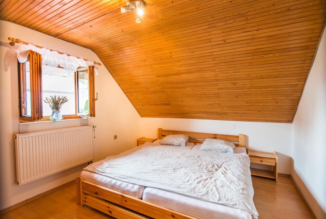 Malovany Dvorecek Dolni Dunajovice Ngoại thất bức ảnh